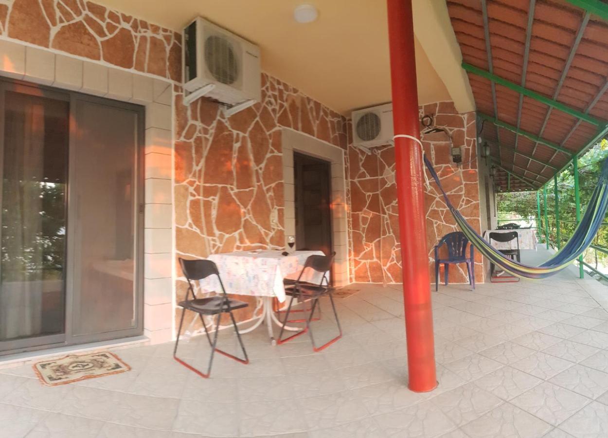 Romeo'S Guest House 2 Piqeras Exterior photo