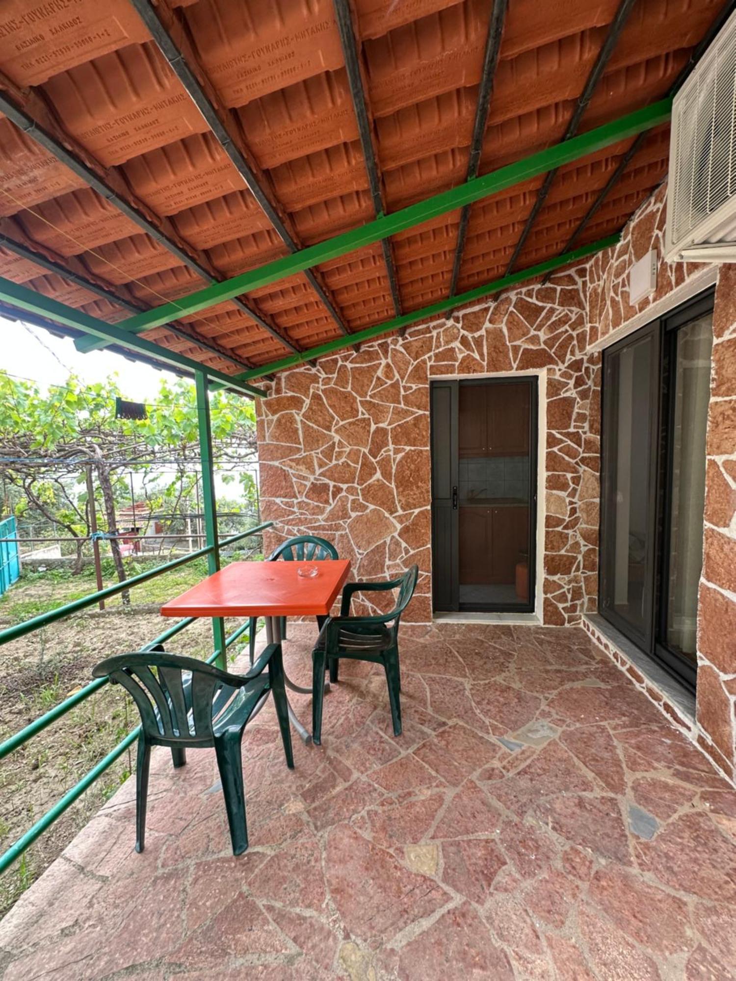 Romeo'S Guest House 2 Piqeras Exterior photo
